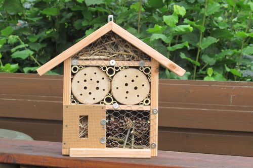 Ferienpassaktion-2013-Insektenhotel Ferienpassaktion-2013-Insektenhotel
